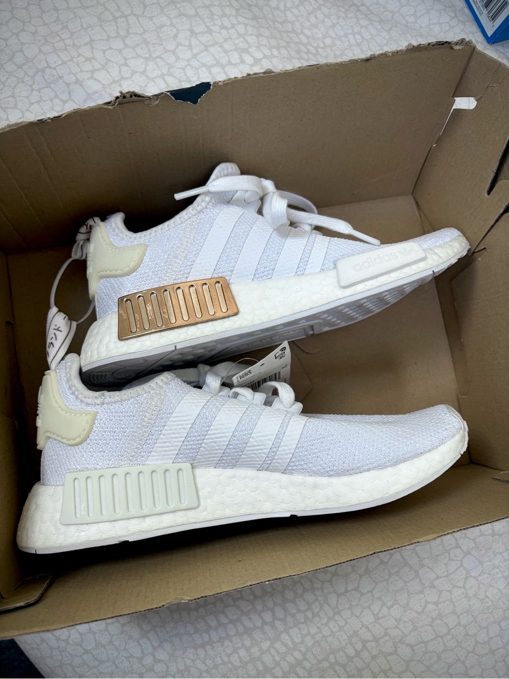 NIB❗️adidas White Knit Sneakers with Gold Side Accent